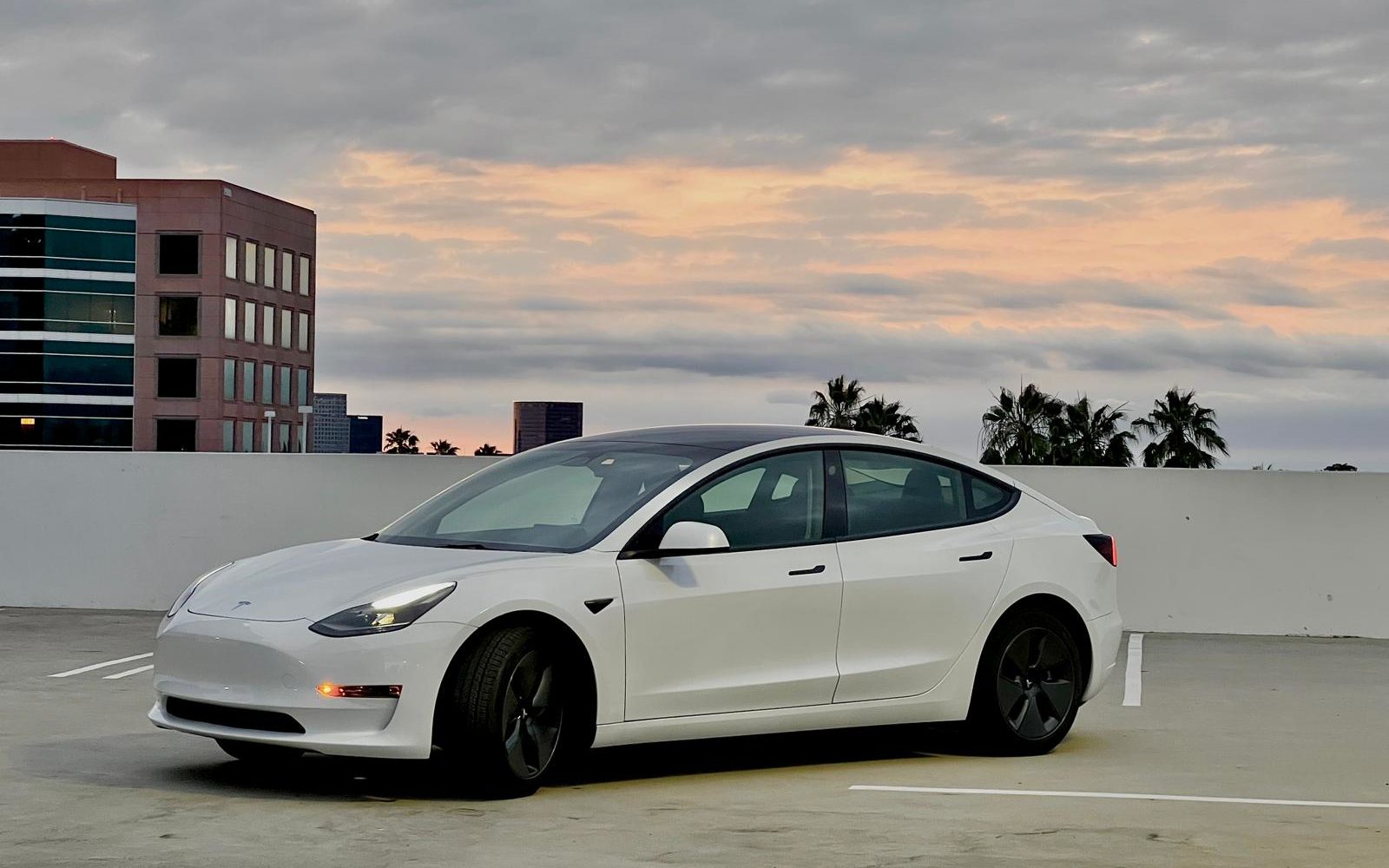 Tesla Model 3 STANDART RANGE- NEW CAR — CAR SOLD —